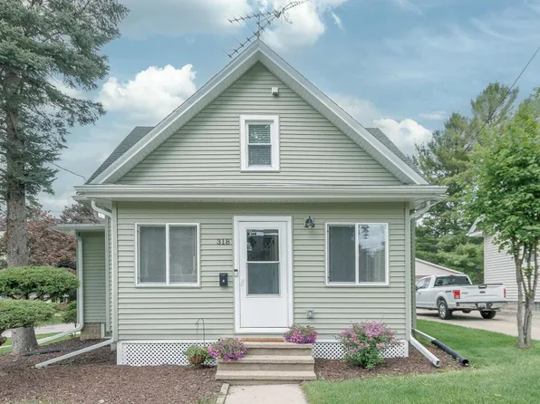318 West Burnett Street, Beaver Dam, WI 53916