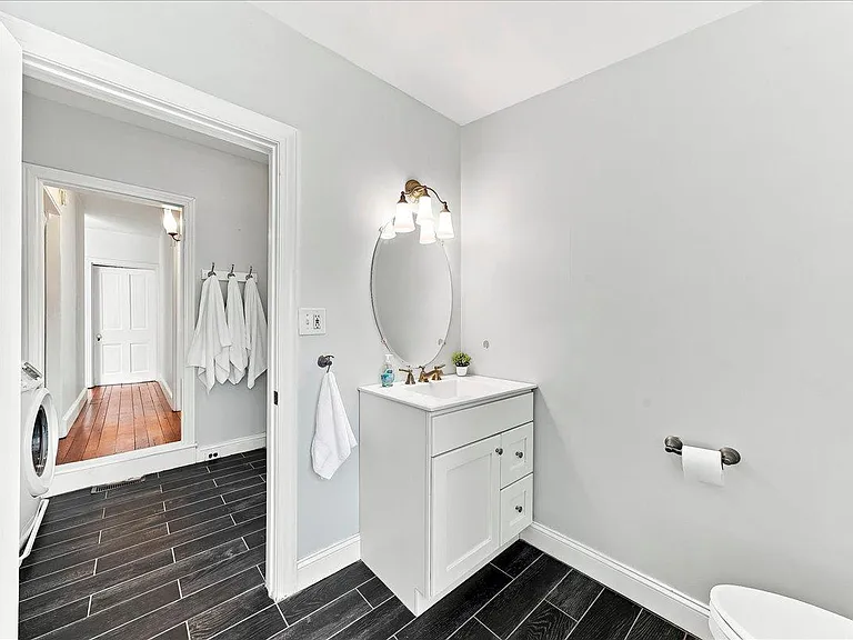 122 E Miner St — Photo 15