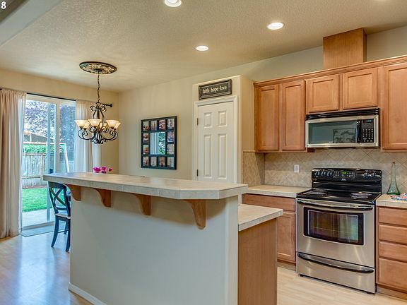 4th image of 17717 SE 17th Dr