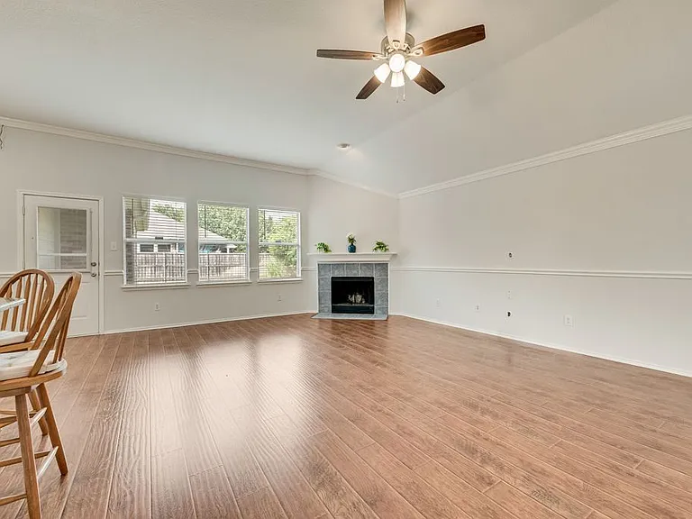 1004 Trickham Dr — Photo 15
