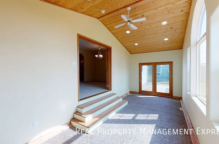 305 E Pine Lake Dr — Photo 16