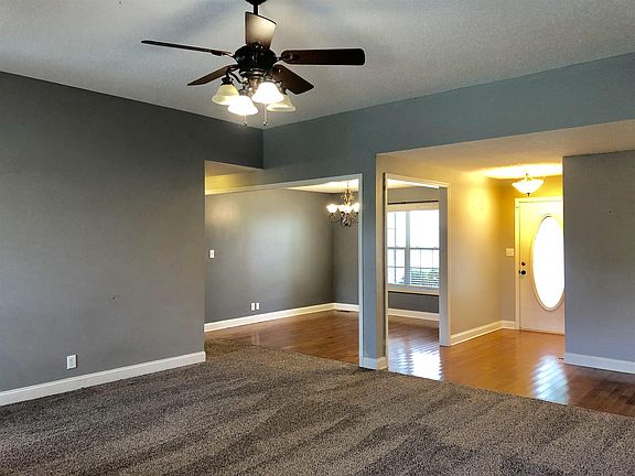 4th image of 1057 Glenhurst Way