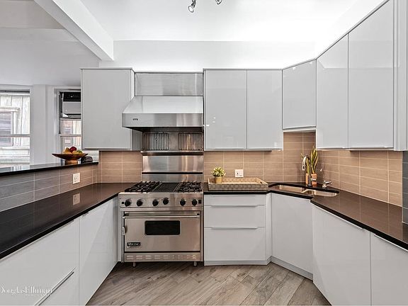 3rd image of 26 Beaver St APT 5