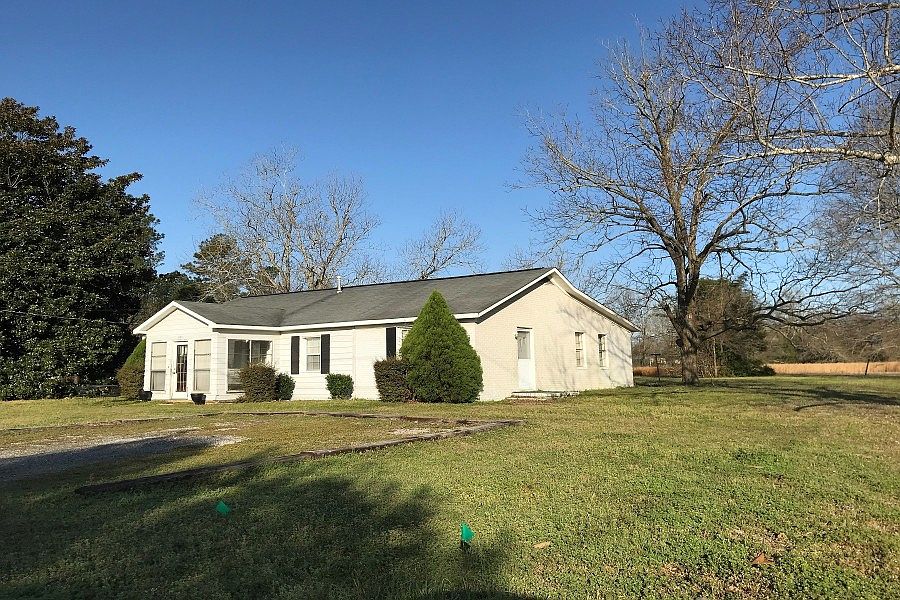 2nd image of 305 Terrace Hl