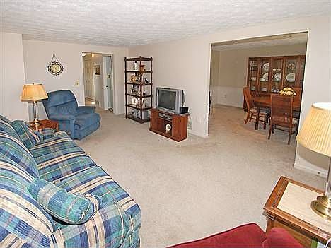 2nd image of 965 Woodlyn Dr N