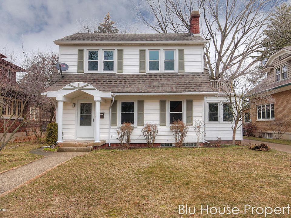 1st image of 329 Hobart St SE