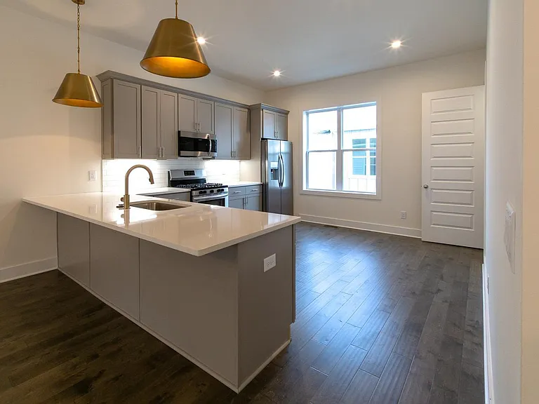 701 James Ave — Photo 6