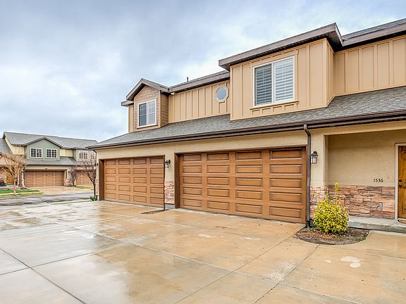 3rd image of 1536 E Sienna Oak Ct