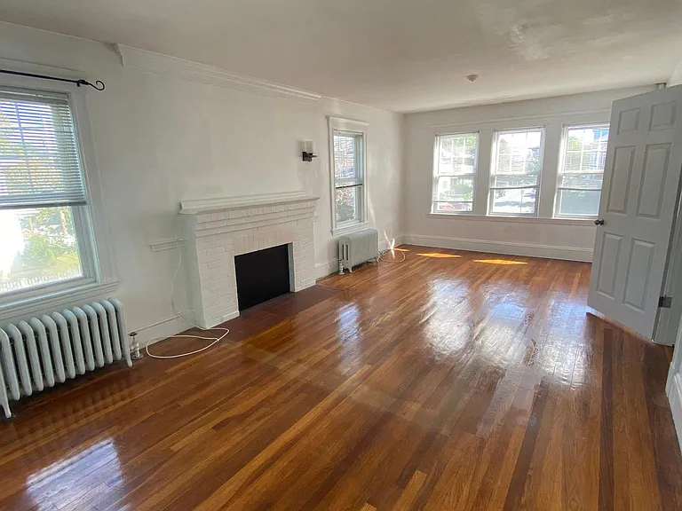 21 S Hobart St #2 — Photo 1