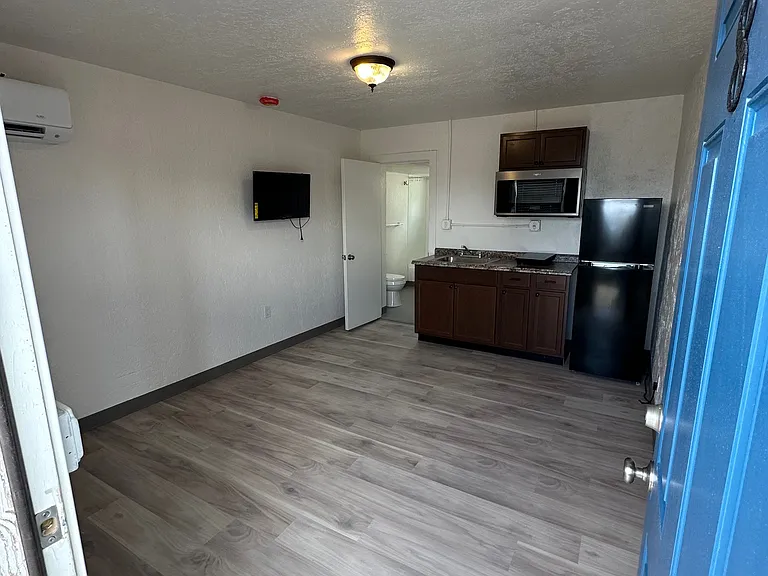 201 S Main St #8 — Photo 2