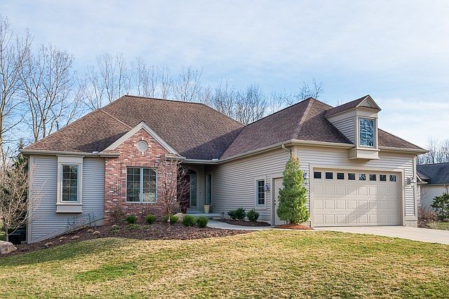 1st image of 2219 Lake Wood Dr