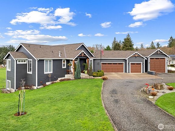 3rd image of 4946 Pleasant Glade Road NE