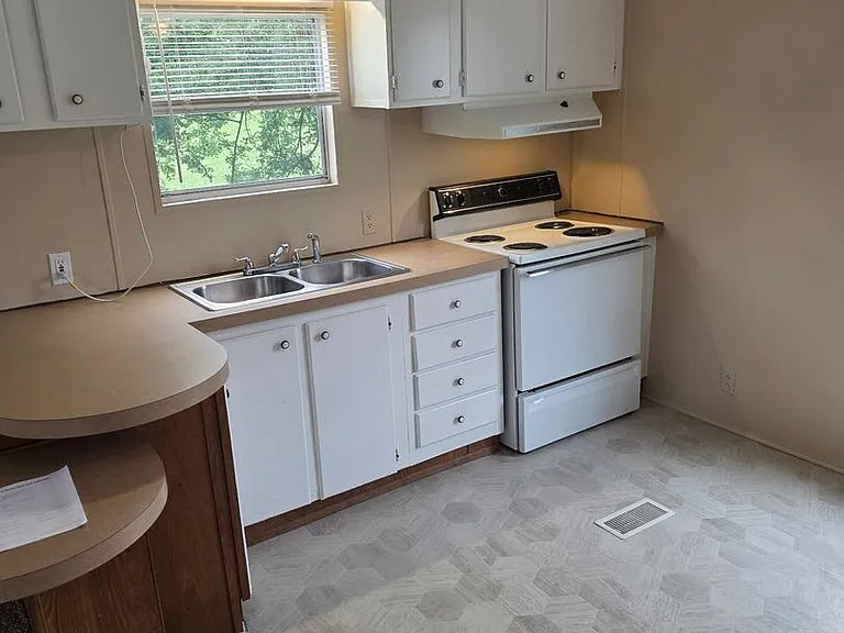 120 Juneau Way — Photo 4