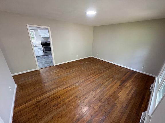 3rd image of 4317 Tipperary Pl