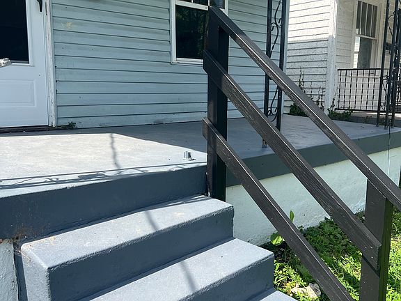 2nd image of 1770 W Gaulbert Ave
