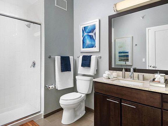 5th image of 464 W Huron St #812
