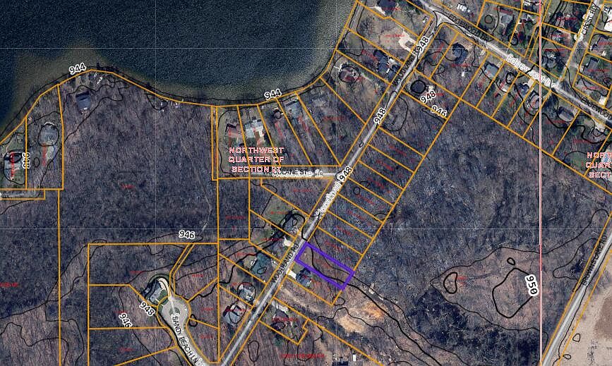 1st image of 4000 Woodland Rd