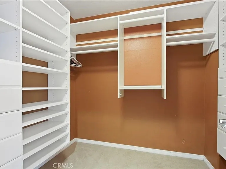 823 Canterbury Ln — Photo 23