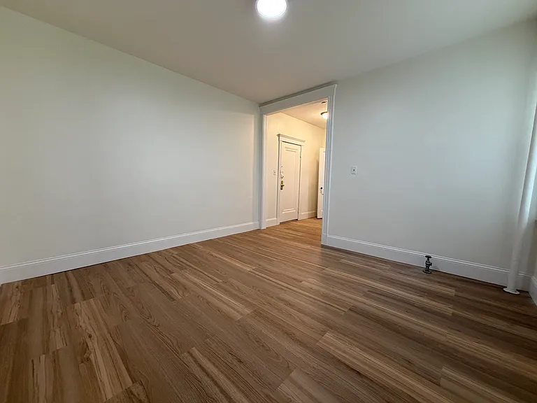 1450 Commonwelath — Photo 5
