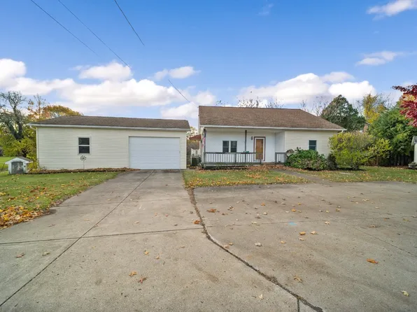 7743 Maple St, Fairview, PA 16415