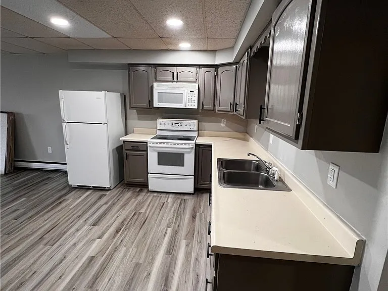 83 E Main St #2B — Photo 9