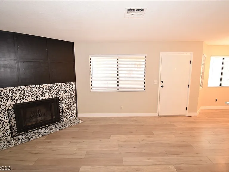 1212 Observation Dr #201 — Photo 7