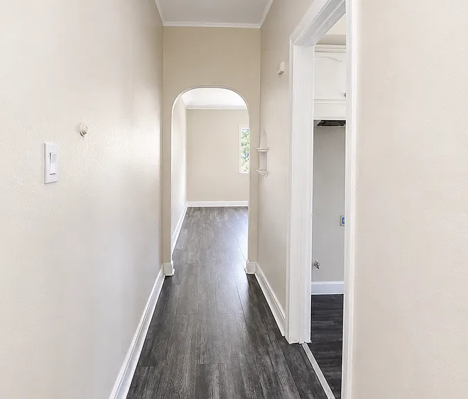 2225 Michigan Ave #8 — Photo 4