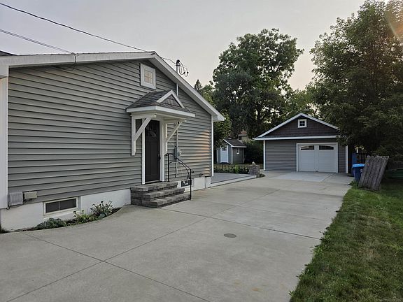 3rd image of 633 Aldrich St