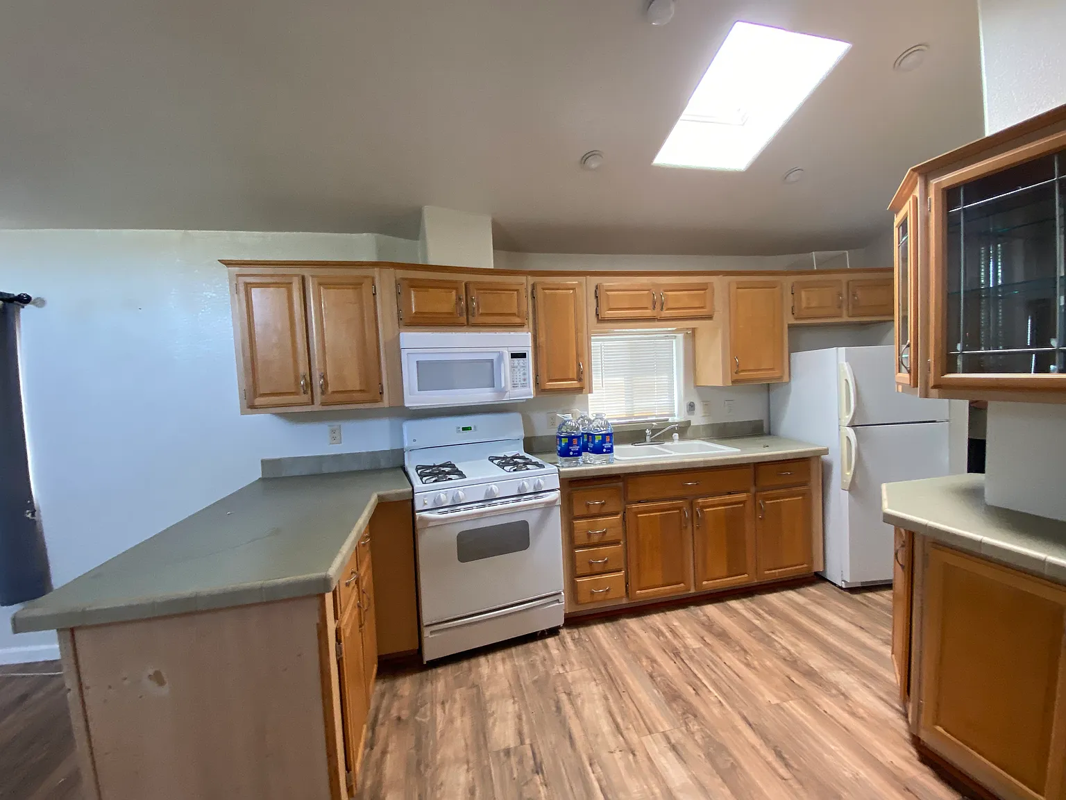 866 Tehama Ave — Photo 2