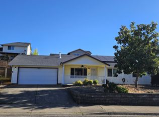 202 NE Plum Ridge Dr, Winston, OR 97496
