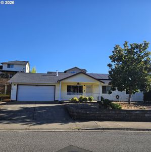 202 NE Plum Ridge Dr, Winston, OR, 97496
