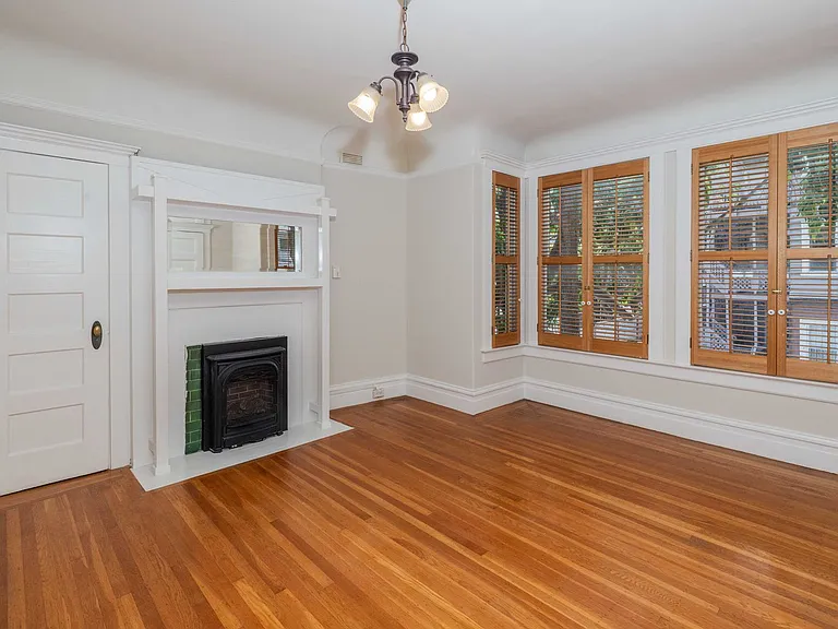 Top Floor 1br. Remodeled! W/D In-Unit! Dishwasher! — Photo 3