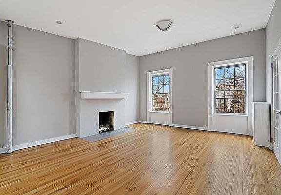 4th image of 83 Douglass St APT 4