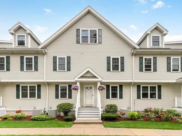 10 Pomeworth St Unit K, Stoneham, MA 02180