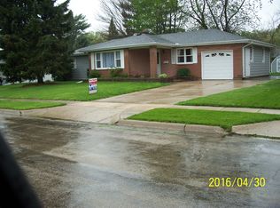 1090 N 3rd St, Rochelle, IL 61068