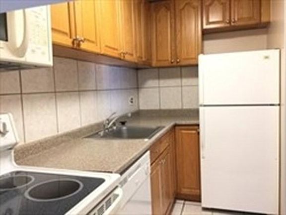 2nd image of 66 Fountain Ln APT 5
