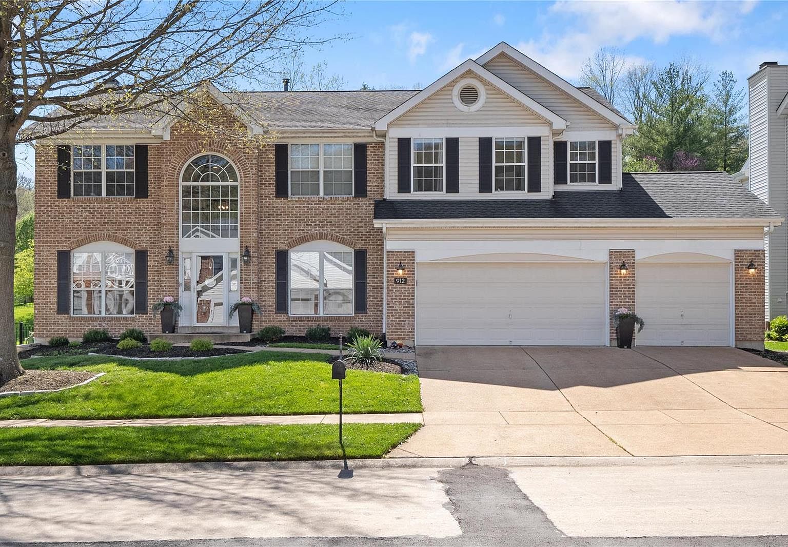 912 Kiefer Trails Dr, Ballwin, MO 63021 Zillow