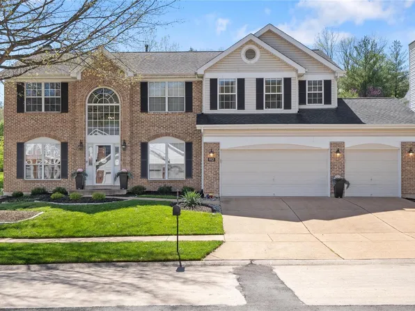 912 Kiefer Trails Dr, Ballwin, MO 63021