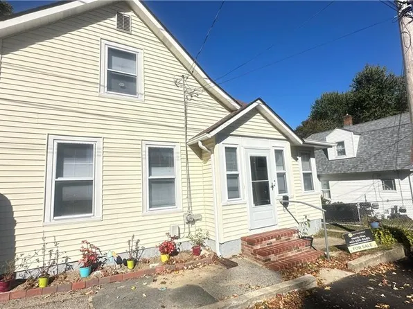 12 Walker St, West Warwick, RI 02893