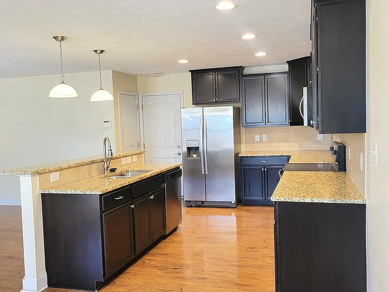140 Wheeling Dr — Photo 8