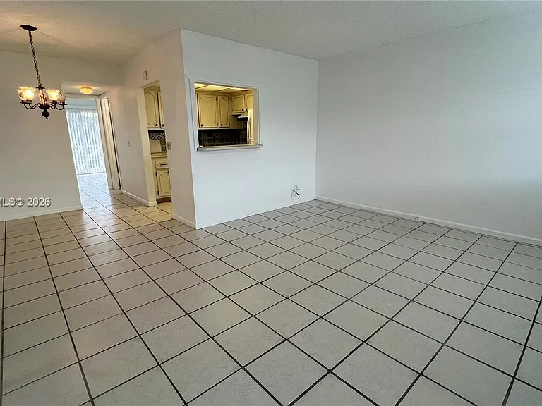 306 Newport Dr #306-T — Photo 3