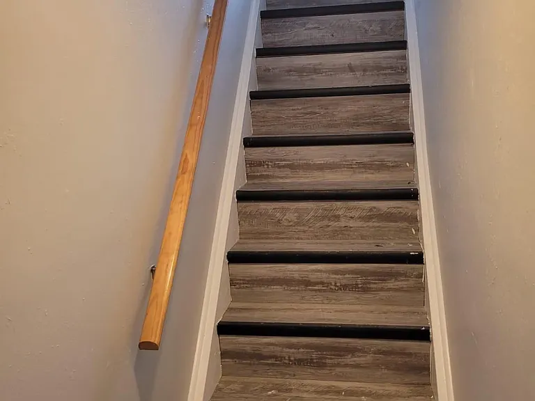 17 Renny Cres #BASEMENT — Photo 9