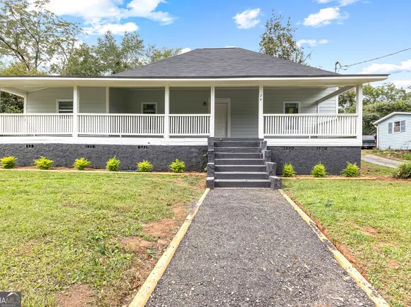 26 Pool Woods Dr, Grantville, GA 30220