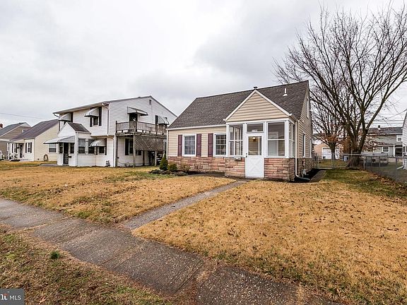 2nd image of 3104 Yorkway