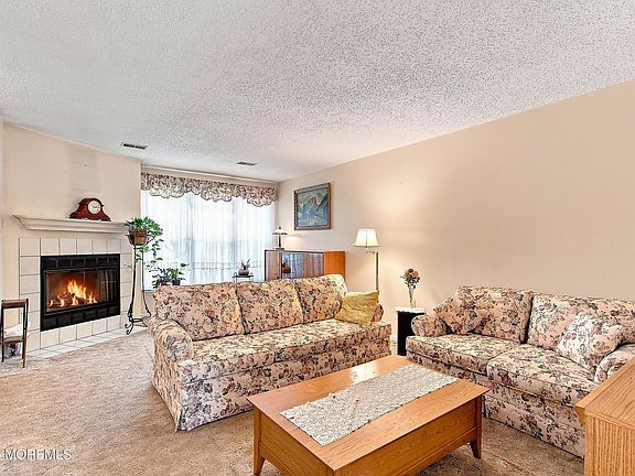 3rd image of 25 Wyeth Drive #11