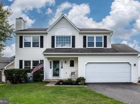 1 Cross Cut Ln, Fredericksburg, VA 22405