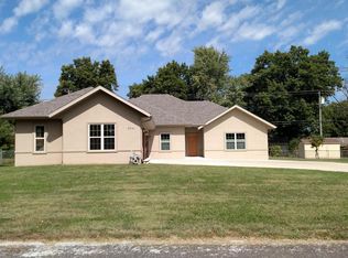 2941 E Portland St, Springfield, MO 65804