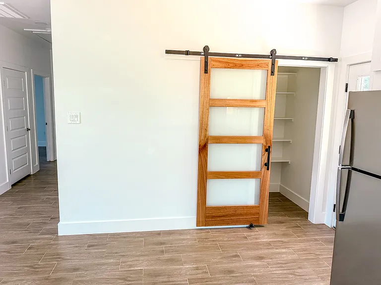 1217 Main St #B — Photo 6