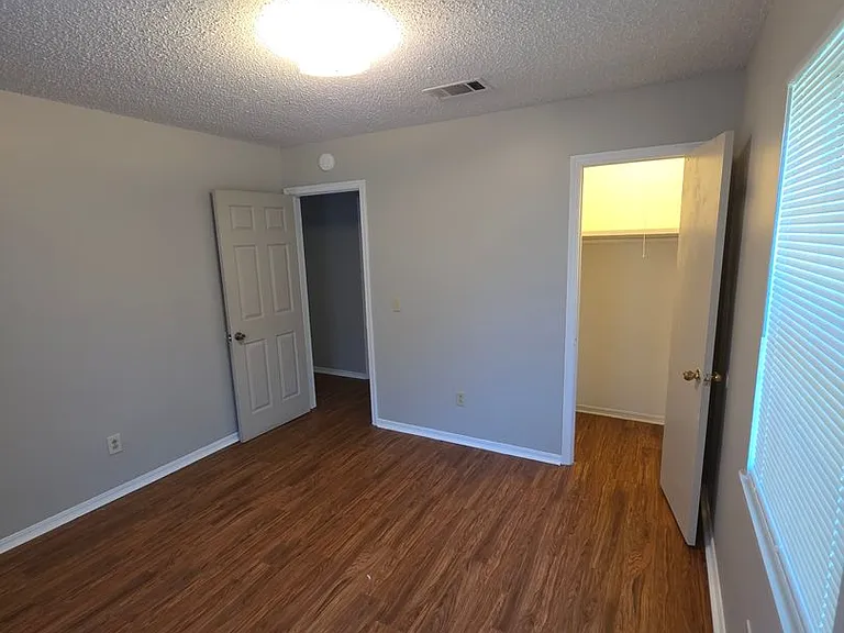 1336 S Sidney Ave — Photo 12