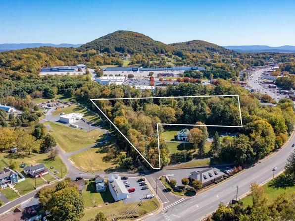 603 Calvert St, Staunton, VA 24401